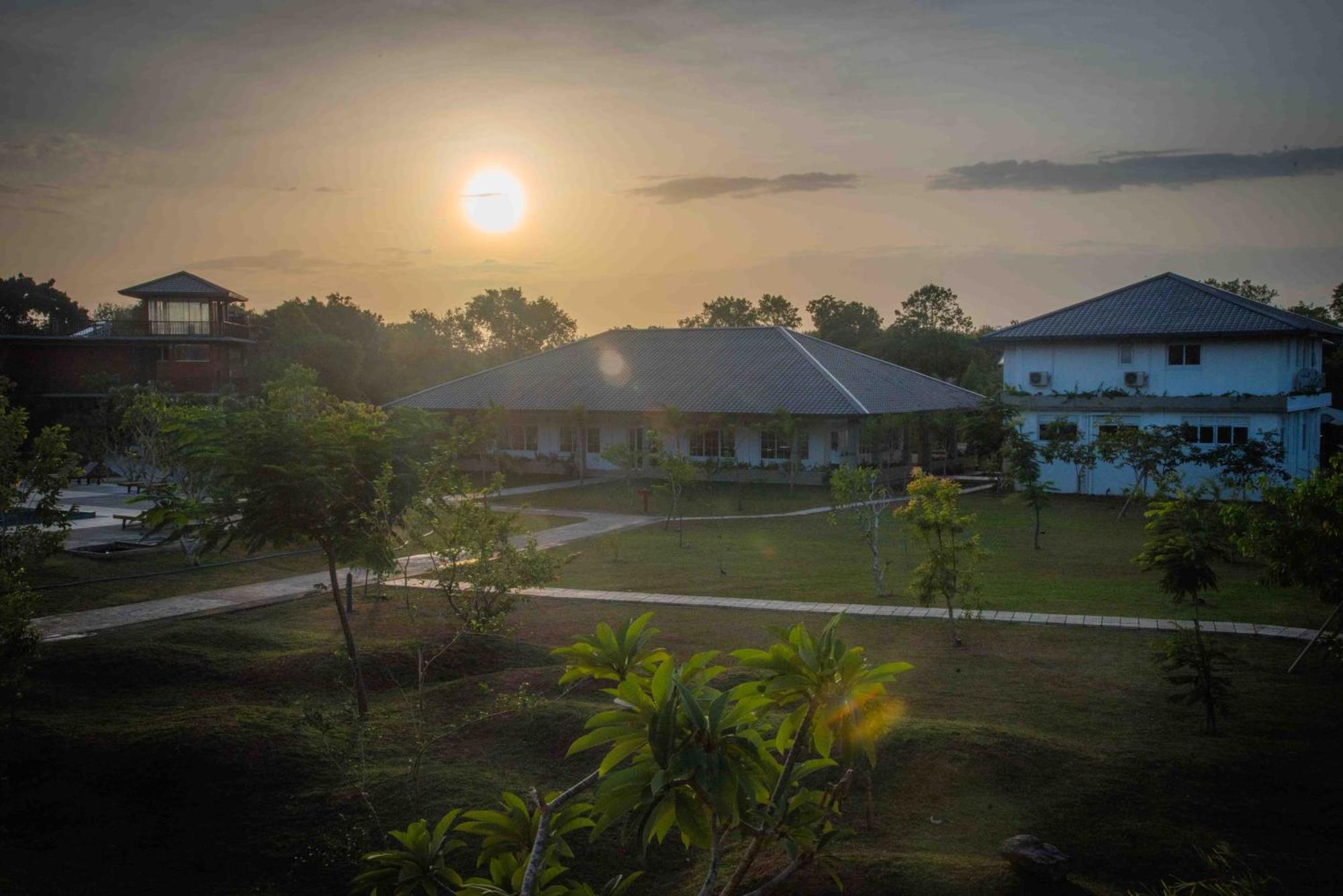 Sungreen Resort Habarana Exterior photo