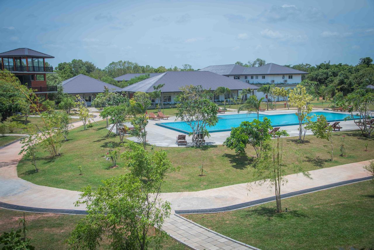 Sungreen Resort Habarana Exterior photo