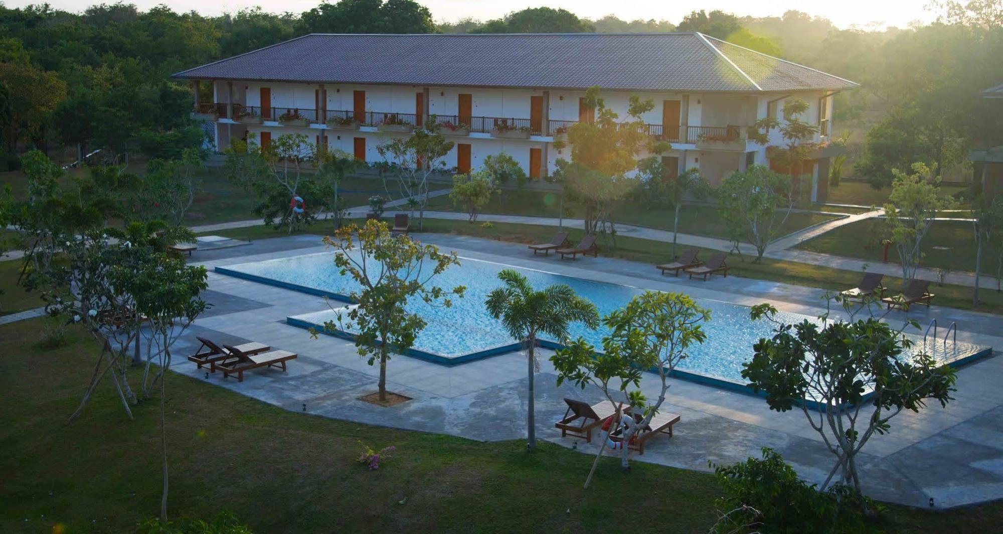 Sungreen Resort Habarana Exterior photo